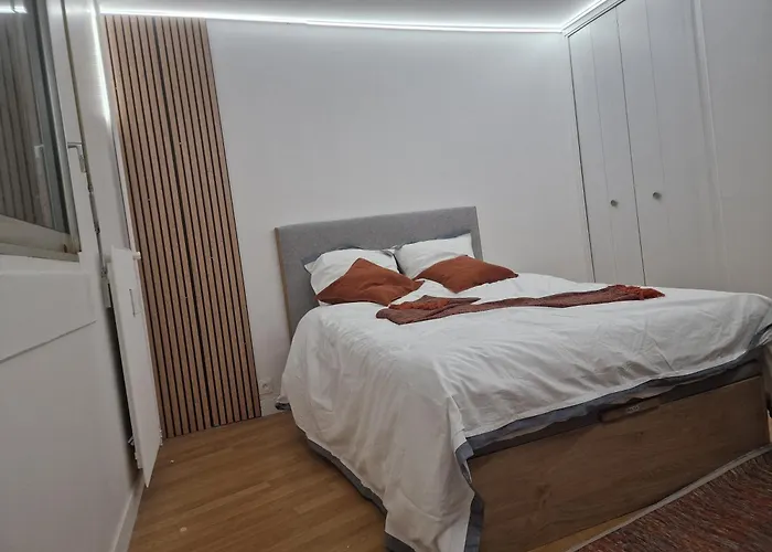Une Chambre Dans Un Appartement - Luxary Calm